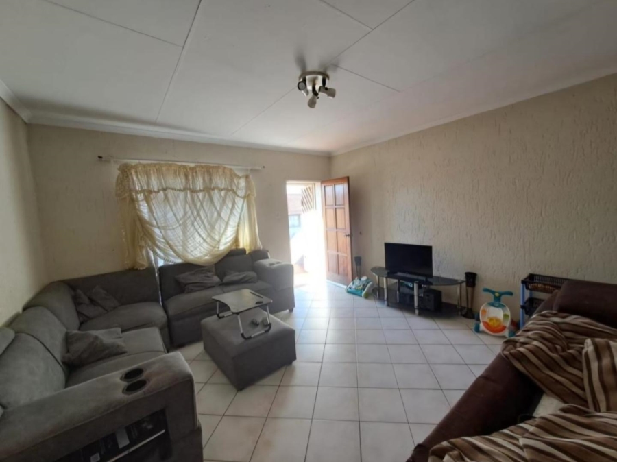 2 Bedroom Property for Sale in Rewlatch Gauteng