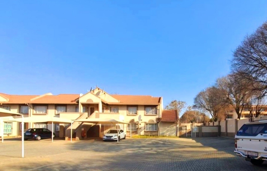 2 Bedroom Property for Sale in Rewlatch Gauteng