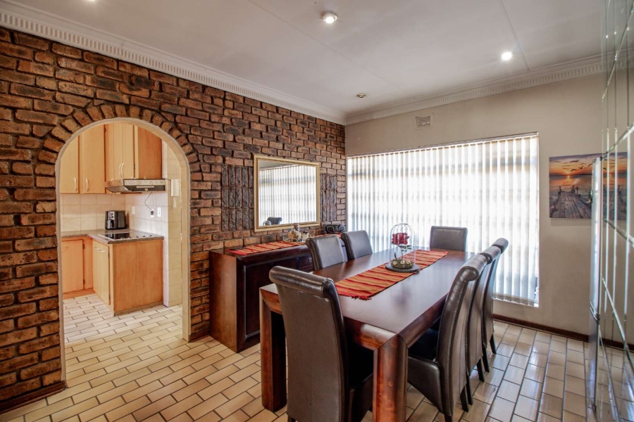 4 Bedroom Property for Sale in Dersley Gauteng