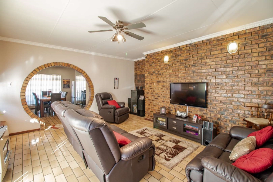4 Bedroom Property for Sale in Dersley Gauteng
