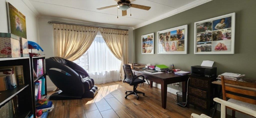 4 Bedroom Property for Sale in Meyersdal Gauteng