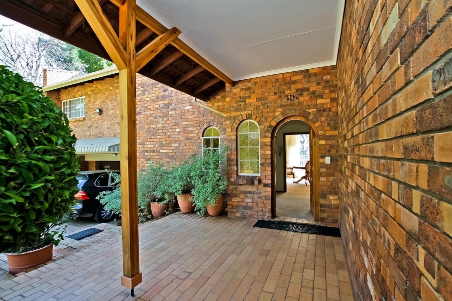 5 Bedroom Property for Sale in Morningside Gauteng