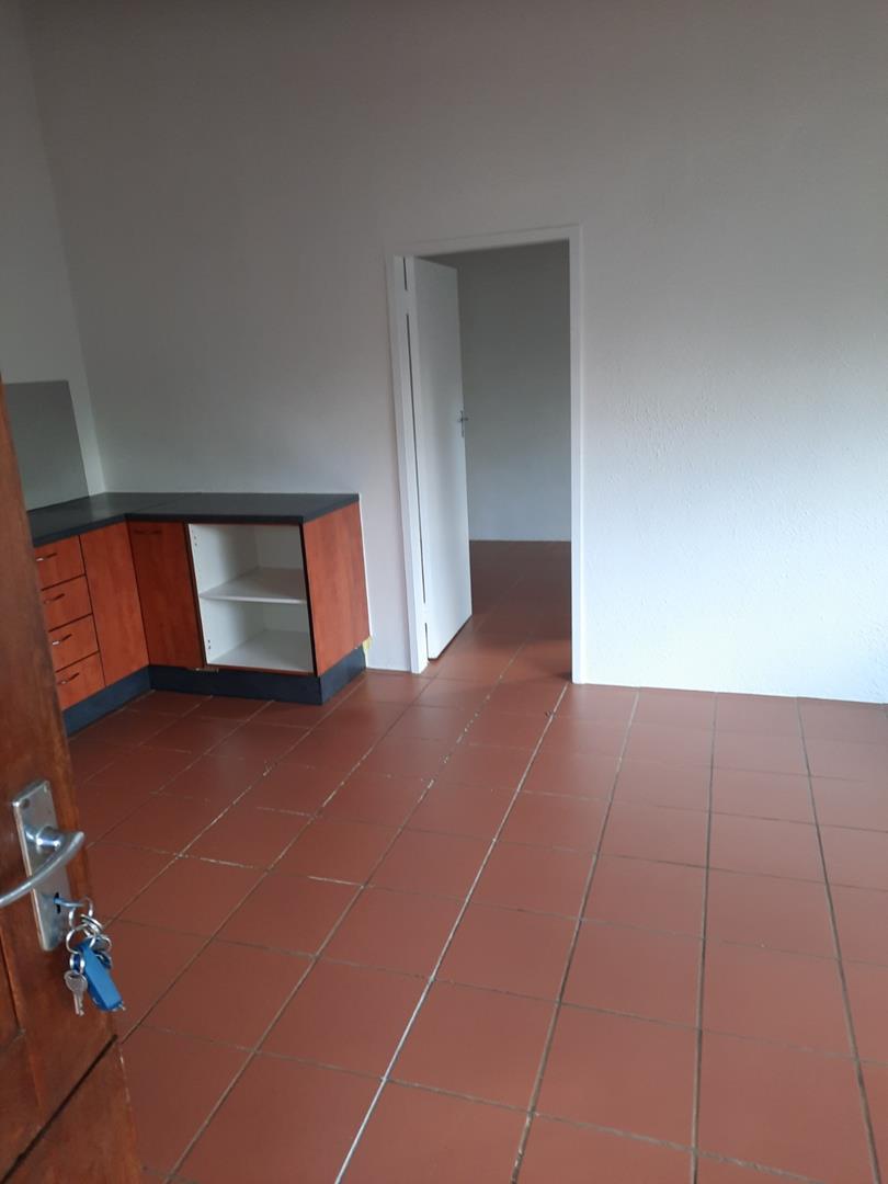 To Let 1 Bedroom Property for Rent in Abbotsford Gauteng