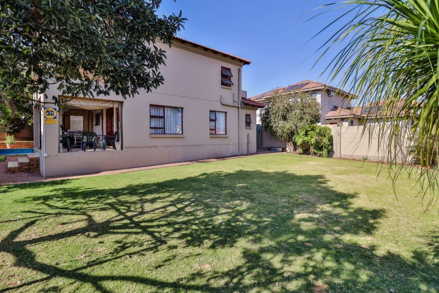 3 Bedroom Property for Sale in Wilgeheuwel Gauteng