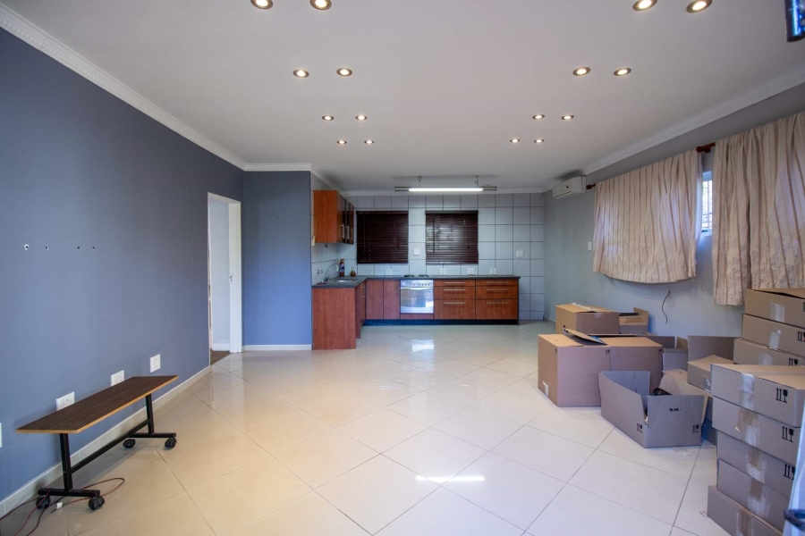 5 Bedroom Property for Sale in Radiokop Gauteng