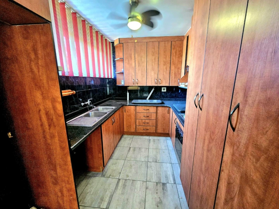 3 Bedroom Property for Sale in Murrayfield R1 200 000. 07 Jun 2024