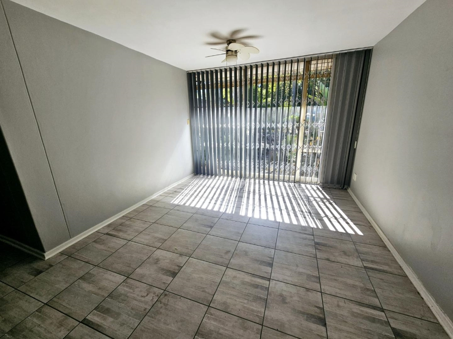 3 Bedroom Property for Sale in Murrayfield R1 200 000. 07 Jun 2024