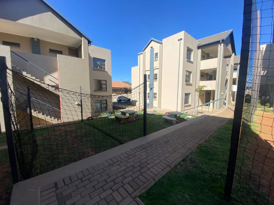 2 Bedroom Property for Sale in Ruimsig A H Gauteng