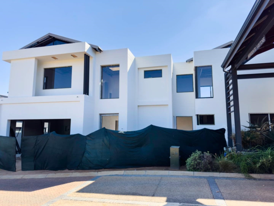 5 Bedroom Property for Sale in Helderfontein Estate Gauteng