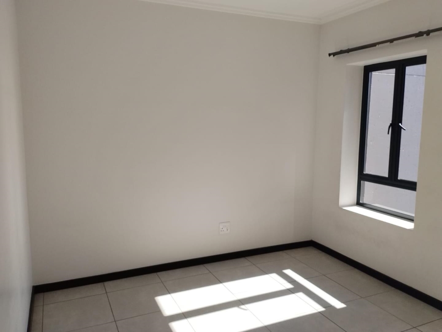 To Let 2 Bedroom Property for Rent in Beverley Gauteng