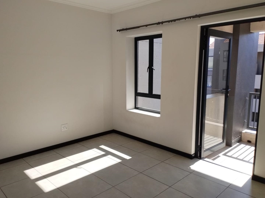 To Let 2 Bedroom Property for Rent in Beverley Gauteng