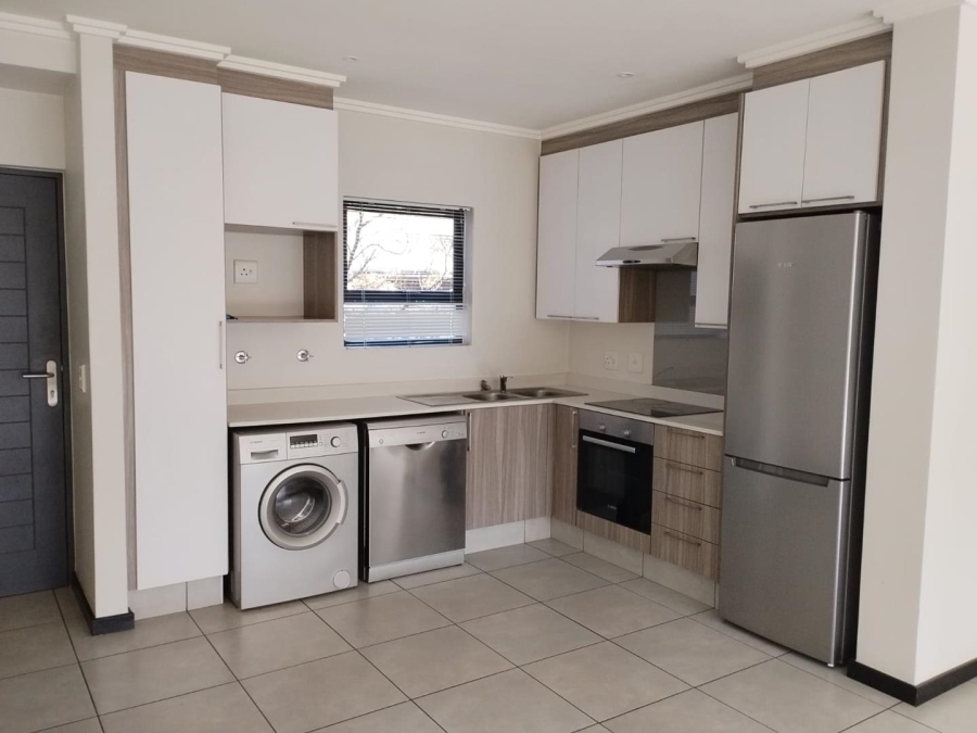 To Let 2 Bedroom Property for Rent in Beverley Gauteng