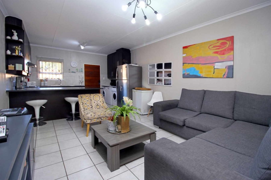 2 Bedroom Property for Sale in Wilgeheuwel Gauteng