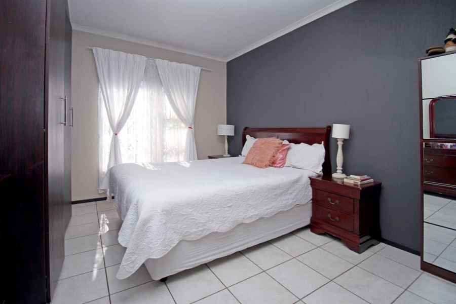 2 Bedroom Property for Sale in Wilgeheuwel Gauteng