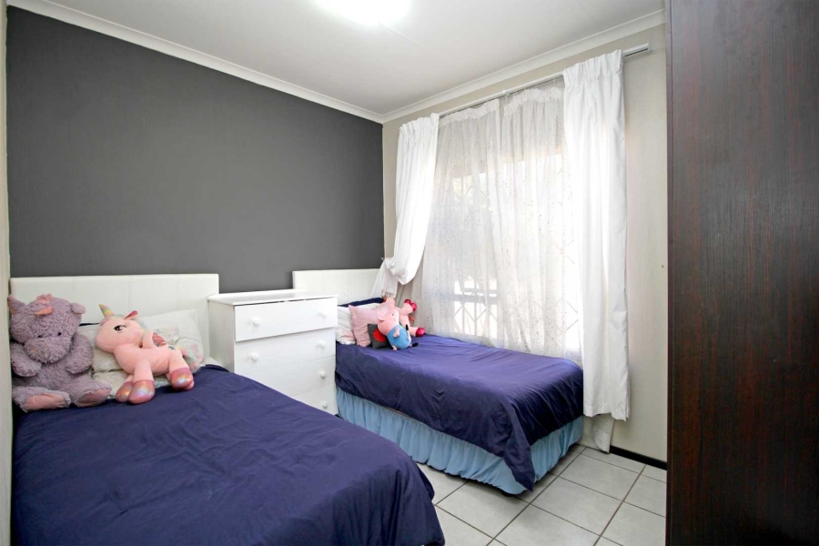 2 Bedroom Property for Sale in Wilgeheuwel Gauteng