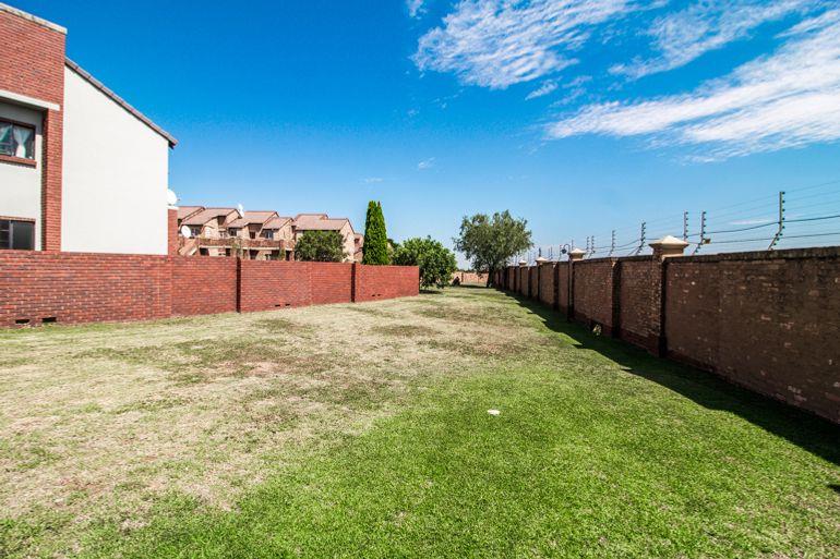 2 Bedroom Property for Sale in Mooikloof Ridge Gauteng