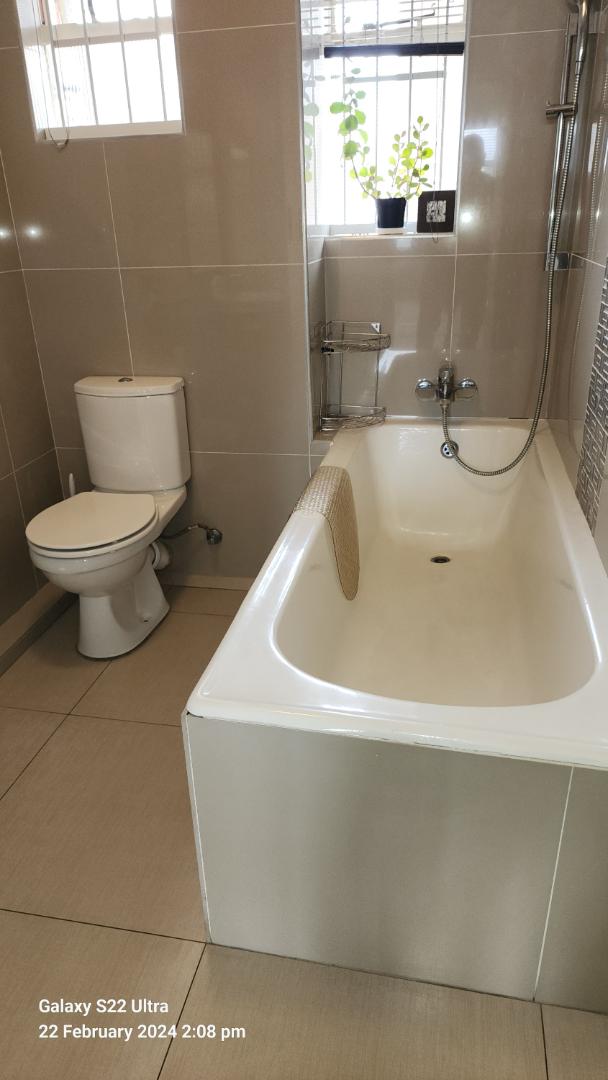 To Let 2 Bedroom Property for Rent in Illovo Gauteng