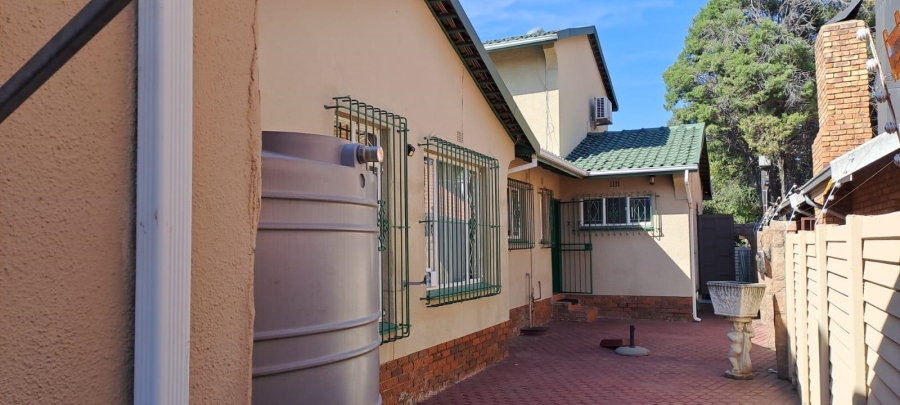 5 Bedroom Property for Sale in Brackendowns Gauteng
