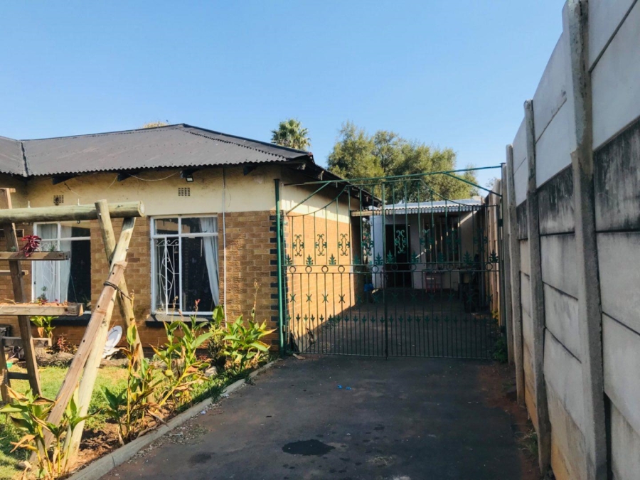 3 Bedroom Property for Sale in Klippoortje Gauteng