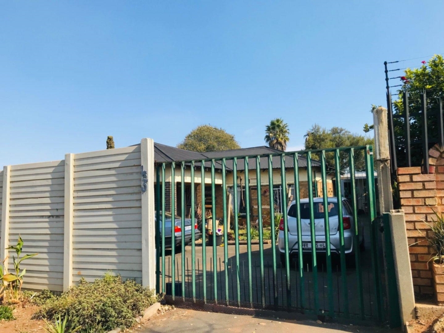 3 Bedroom Property for Sale in Klippoortje Gauteng