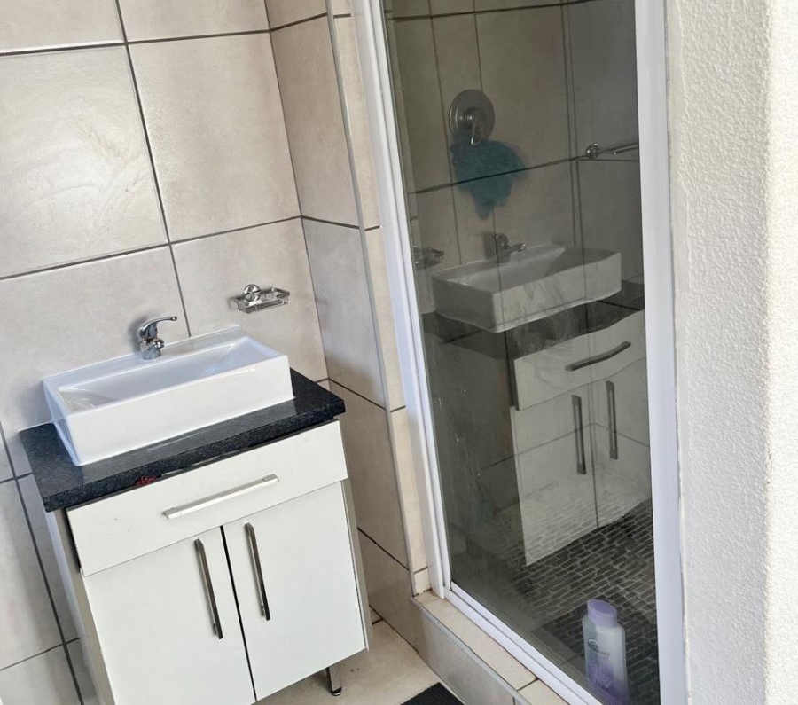 2 Bedroom Property for Sale in Ravenswood Gauteng