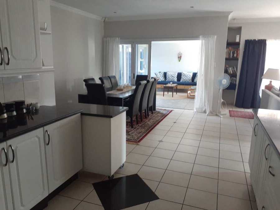 To Let 4 Bedroom Property for Rent in Die Wilgers Gauteng