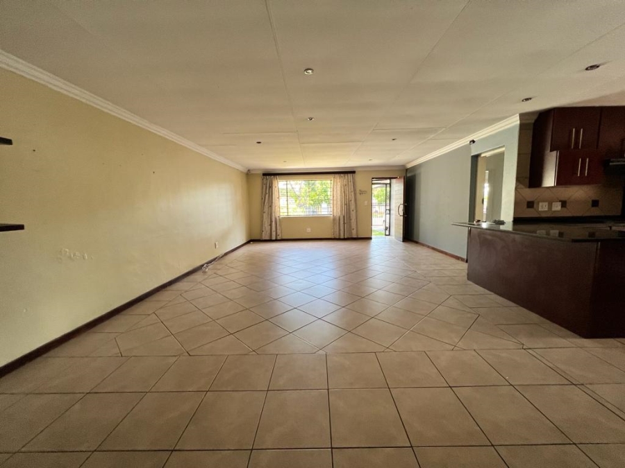 4 Bedroom Property for Sale in Waverley Gauteng