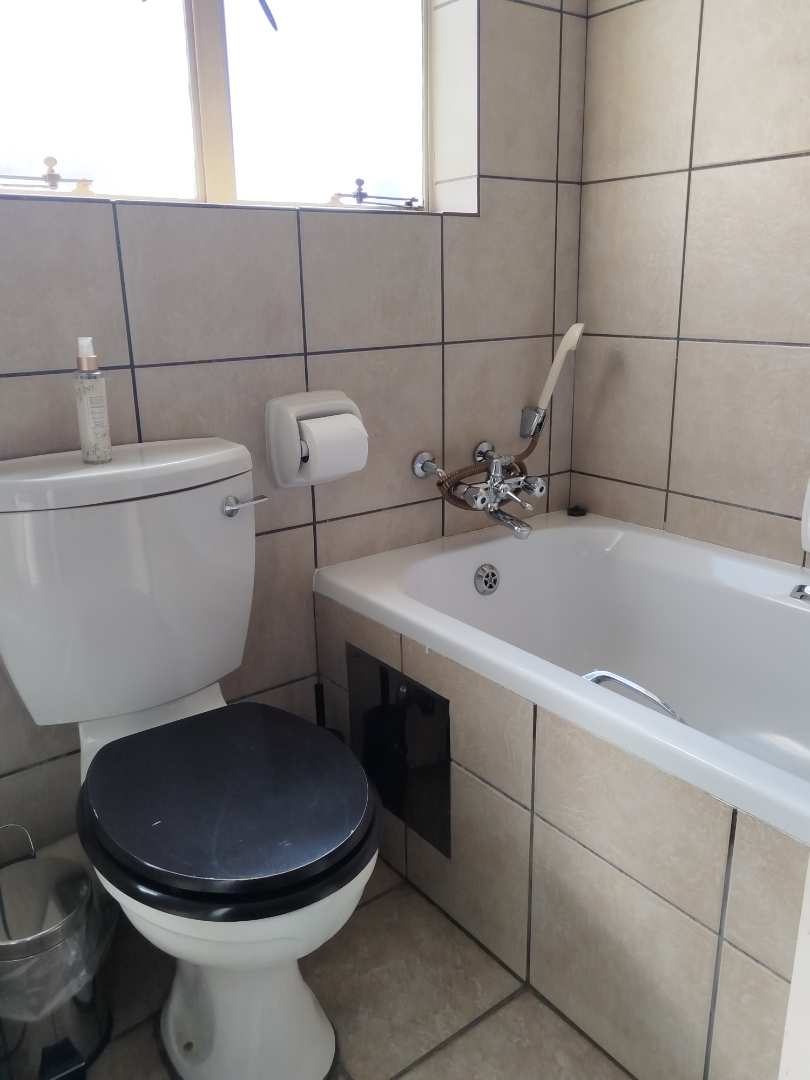 To Let 2 Bedroom Property for Rent in Sonneglans Gauteng