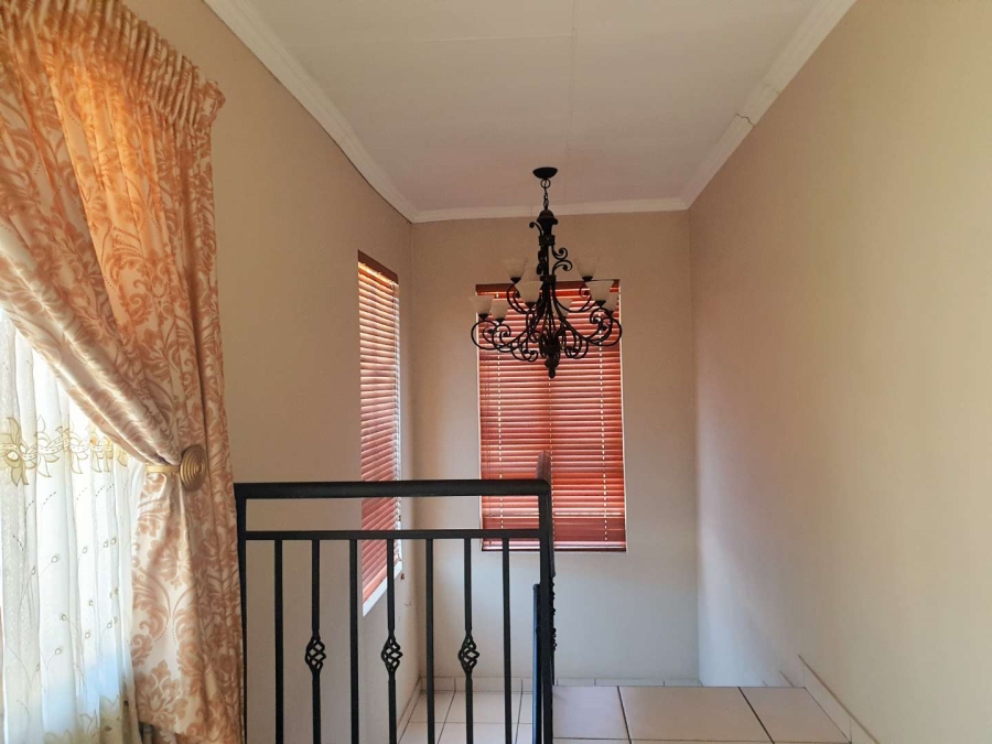 3 Bedroom Property for Sale in Strubensvallei Gauteng