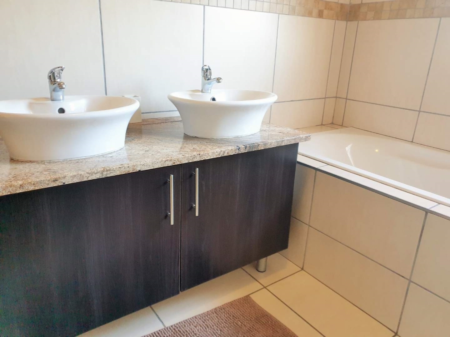 3 Bedroom Property for Sale in Strubensvallei Gauteng