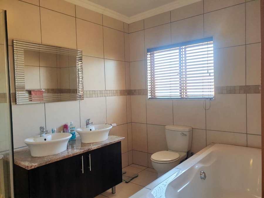 3 Bedroom Property for Sale in Strubensvallei Gauteng