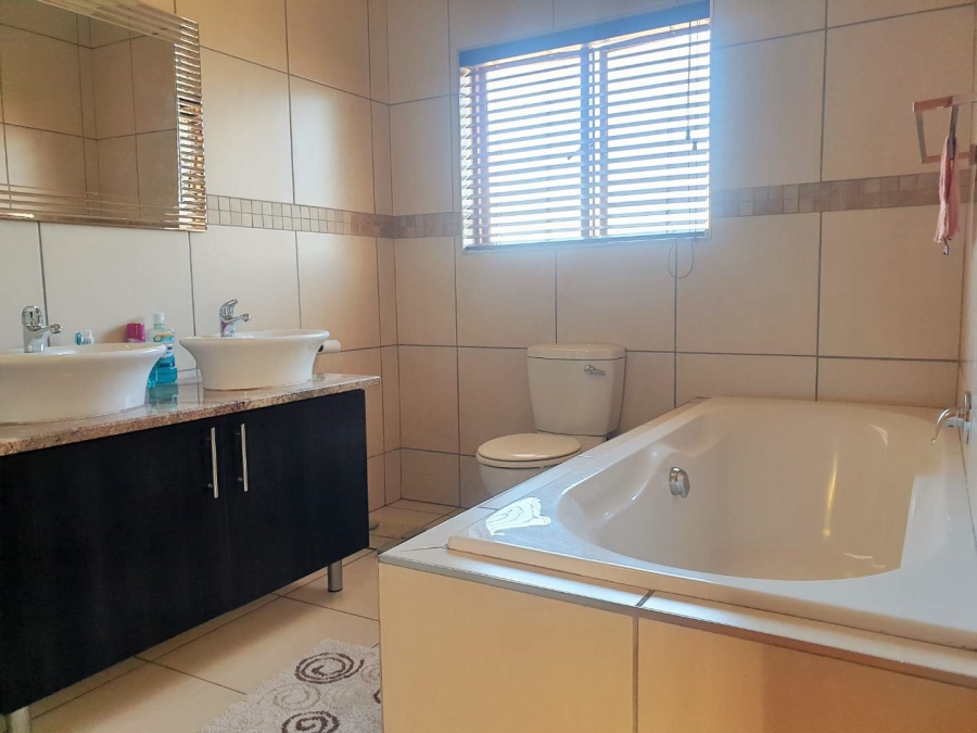 3 Bedroom Property for Sale in Strubensvallei Gauteng