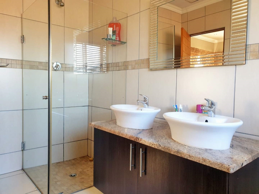 3 Bedroom Property for Sale in Strubensvallei Gauteng