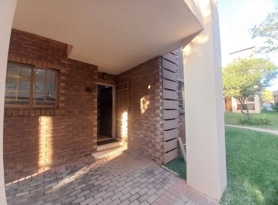 2 Bedroom Property for Sale in Boardwalk Villas Gauteng