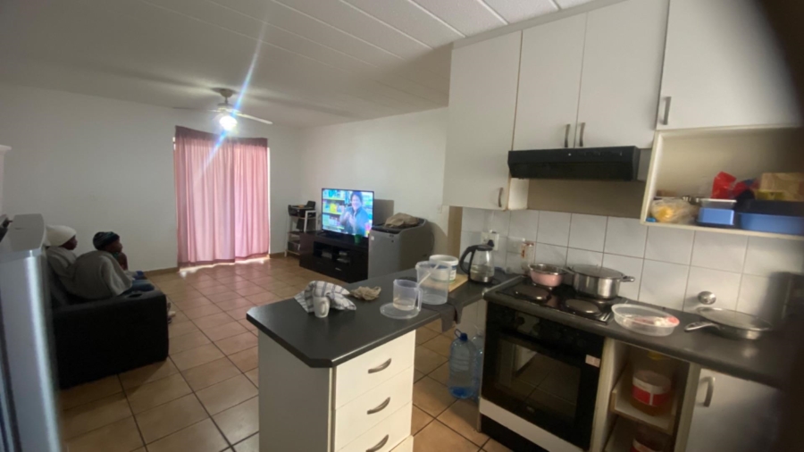 2 Bedroom Property for Sale in Linmeyer Gauteng