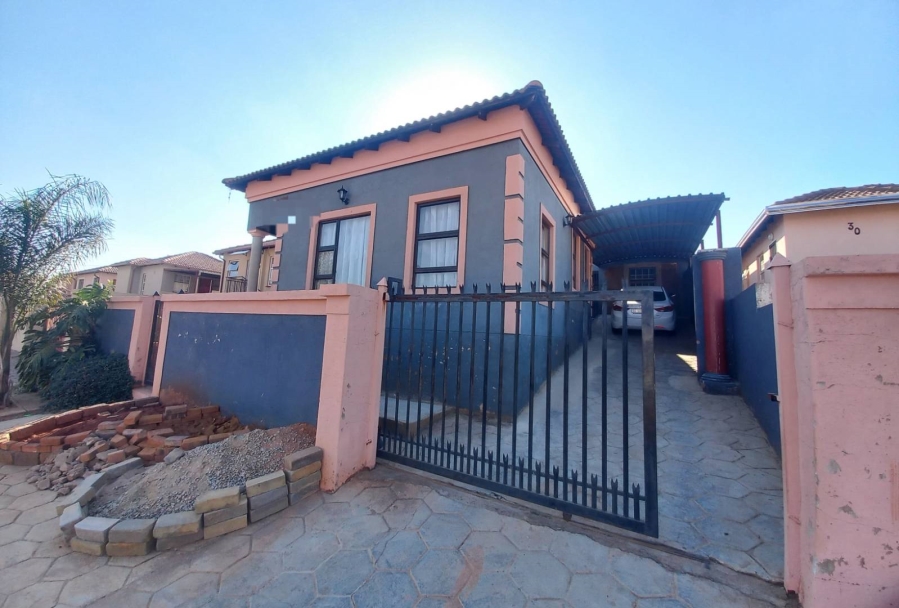 6 Bedroom Property for Sale in Atteridgeville Gauteng