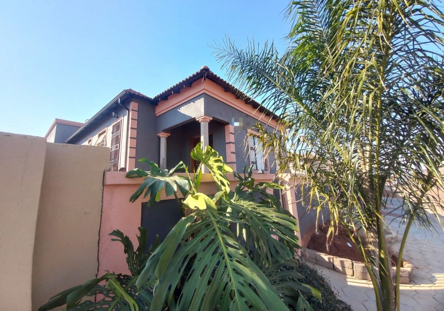 6 Bedroom Property for Sale in Atteridgeville Gauteng