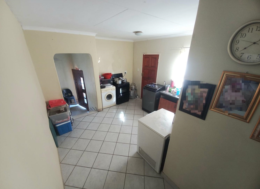 6 Bedroom Property for Sale in Atteridgeville Gauteng