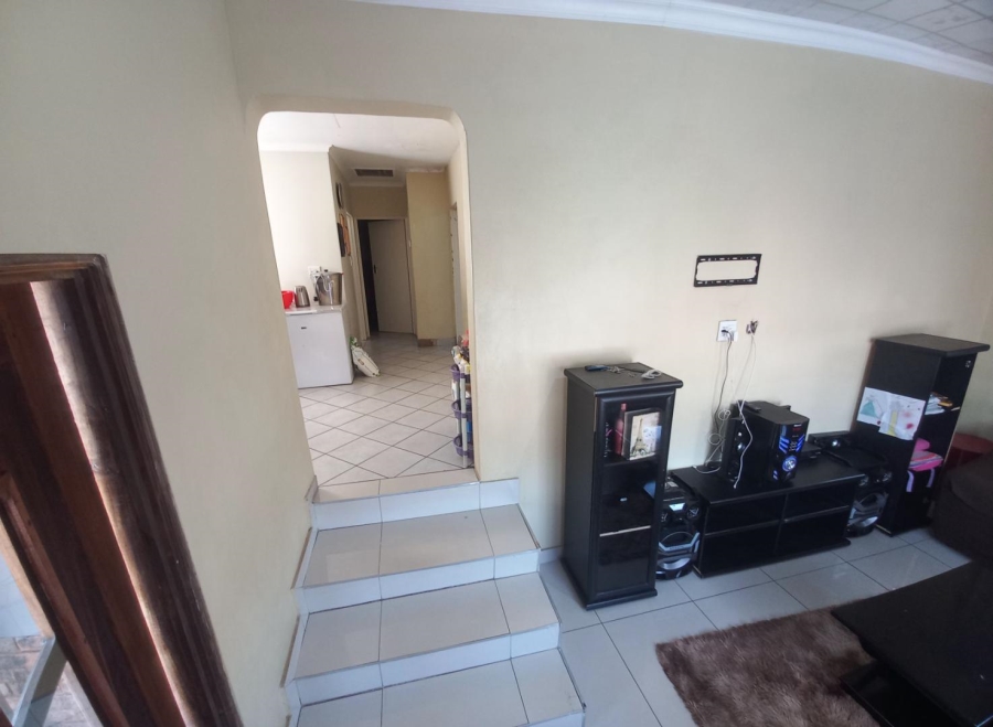 6 Bedroom Property for Sale in Atteridgeville Gauteng