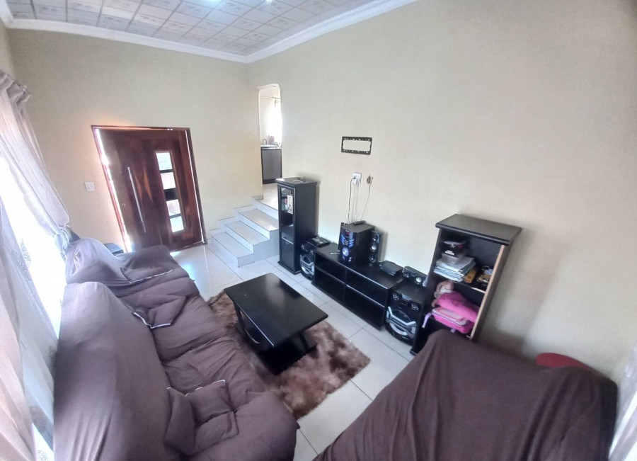 6 Bedroom Property for Sale in Atteridgeville Gauteng