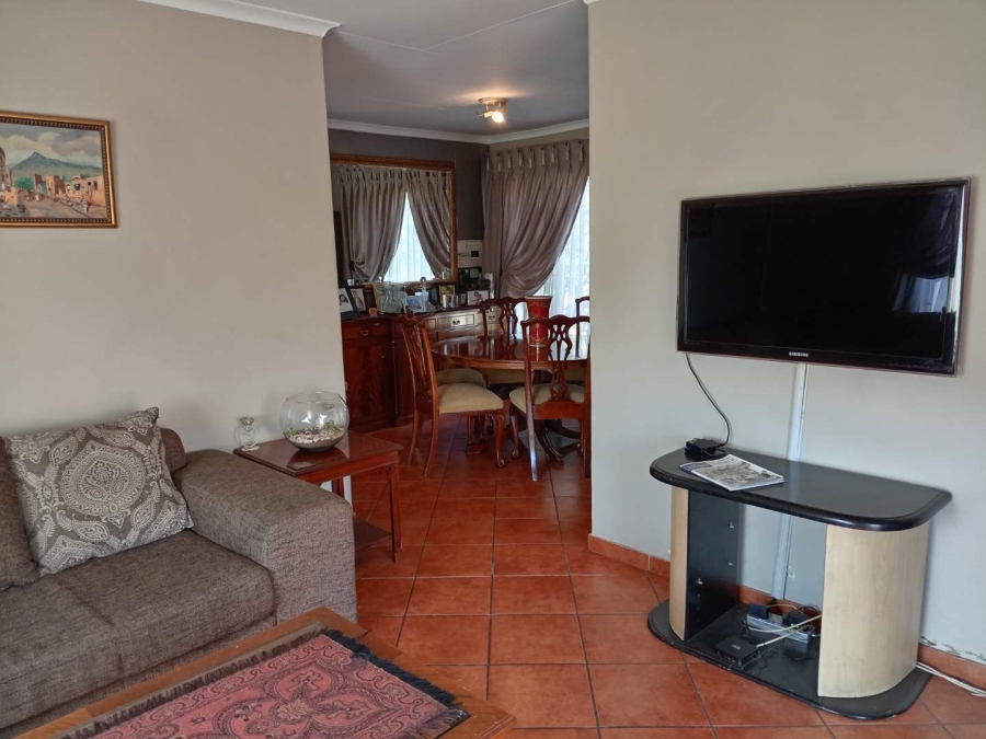 2 Bedroom Property for Sale in Willow Park Manor Gauteng