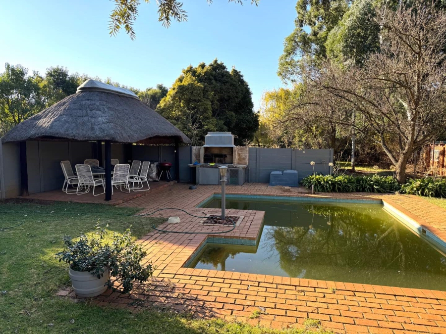 3 Bedroom Property for Sale in Bashewa Gauteng