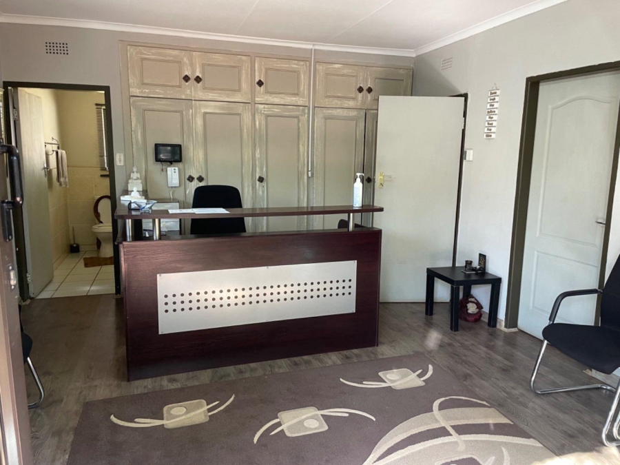 4 Bedroom Property for Sale in Fairland Gauteng