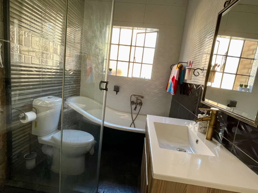 2 Bedroom Property for Sale in Weltevreden Park Gauteng