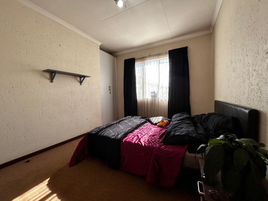 2 Bedroom Property for Sale in Greenstone Hill Gauteng