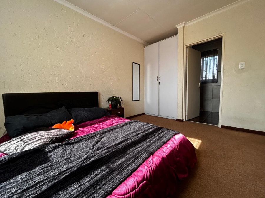 2 Bedroom Property for Sale in Greenstone Hill Gauteng