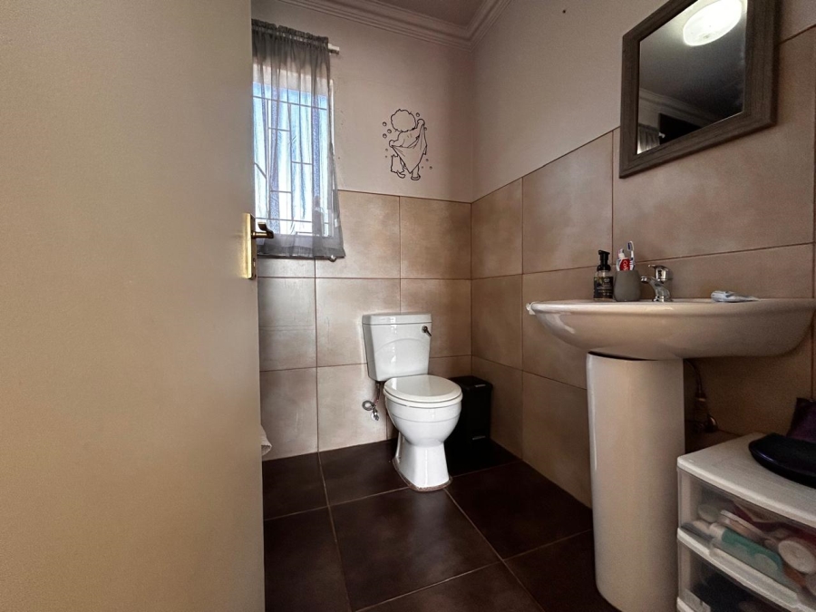 2 Bedroom Property for Sale in Greenstone Hill Gauteng