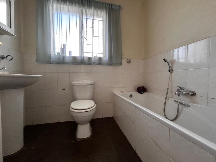 2 Bedroom Property for Sale in Greenstone Hill Gauteng