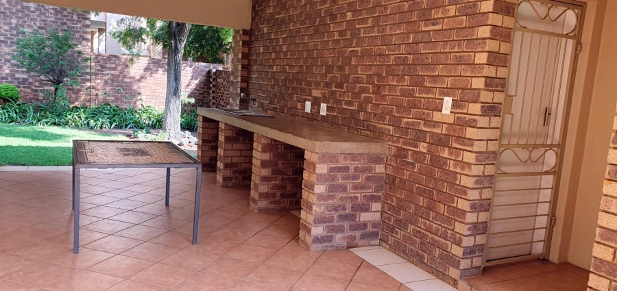 2 Bedroom Property for Sale in Olympus Gauteng