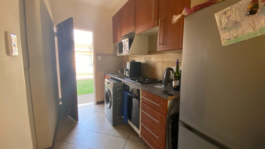 1 Bedroom Property for Sale in Erand Gardens Gauteng